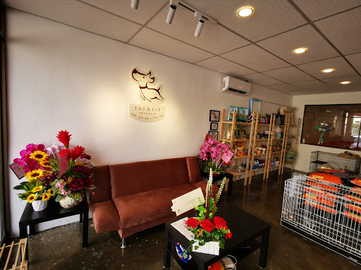 Taf & Tif Pet House Taf & Tif Pet House