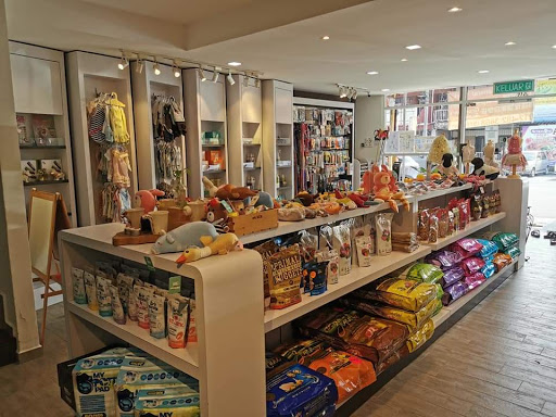 Kinzonu Pet World Sdn Bhd Kinzonu Pet World Sdn Bhd