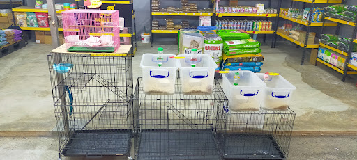 SUGGIE & FRIENDS PET HOUSE