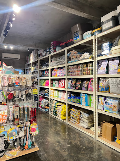 FURRY PAWS SUBANG (Pet shop , Grooming & Boarding) FURRY PAWS SUBANG (Pet shop , Grooming & Boarding)