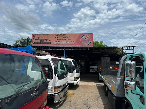 towing segamat UR AMAT AUTO SPRAY & SERVICES towing segamat UR AMAT AUTO SPRAY & SERVICES
