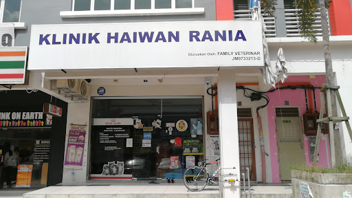 MAMA RANIA CAT HOUSE